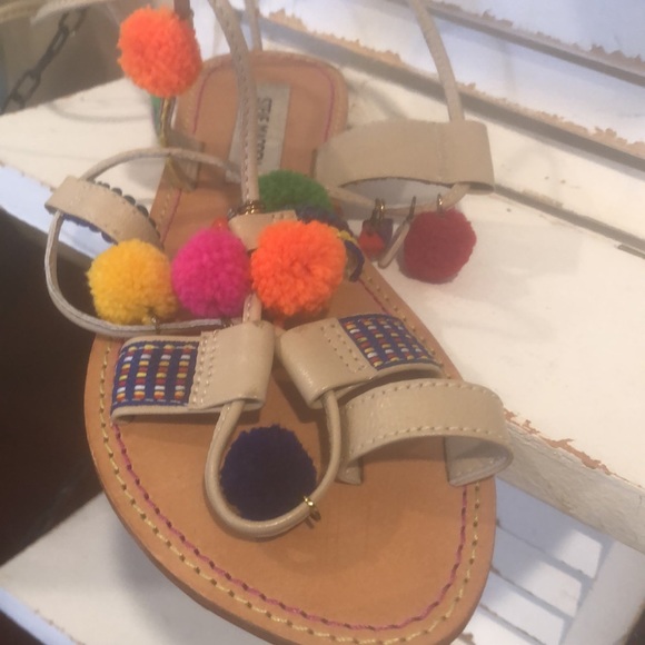 Pom Pom Steve Madden size 6 - Picture 3 of 5